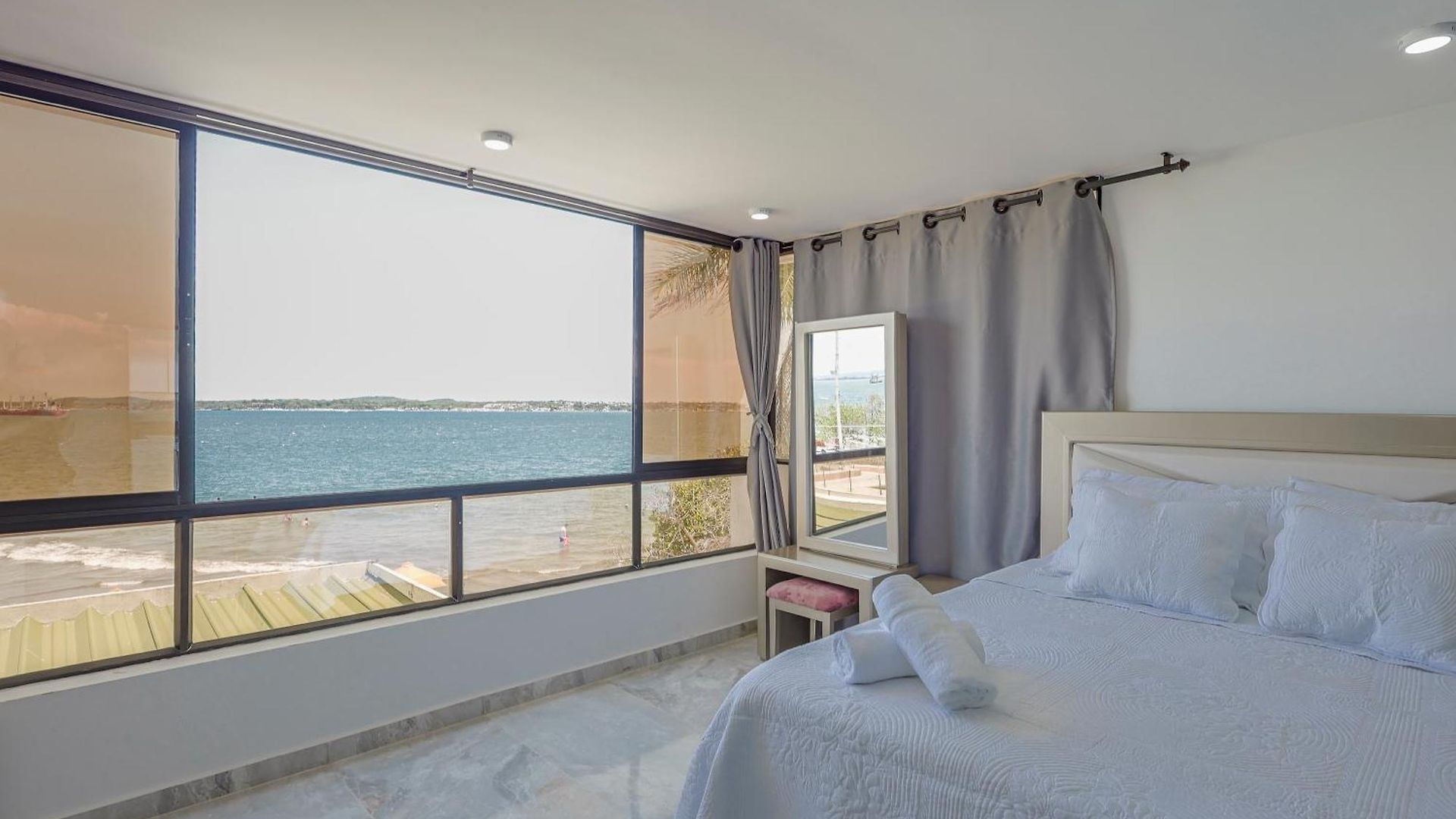 Apartamento Lujoso Con Vista Al Mar *