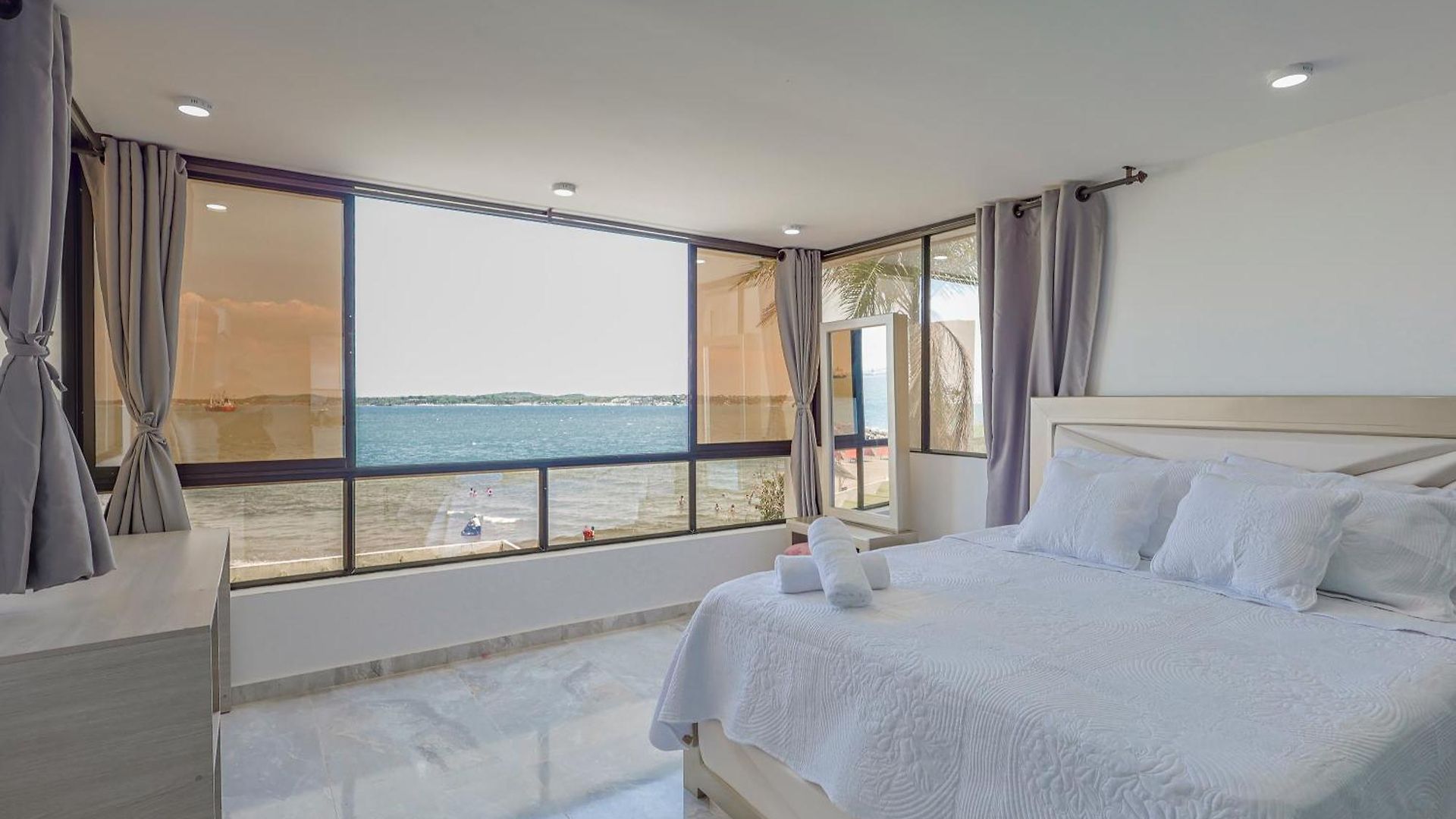 Apartamento Lujoso Con Vista Al Mar *