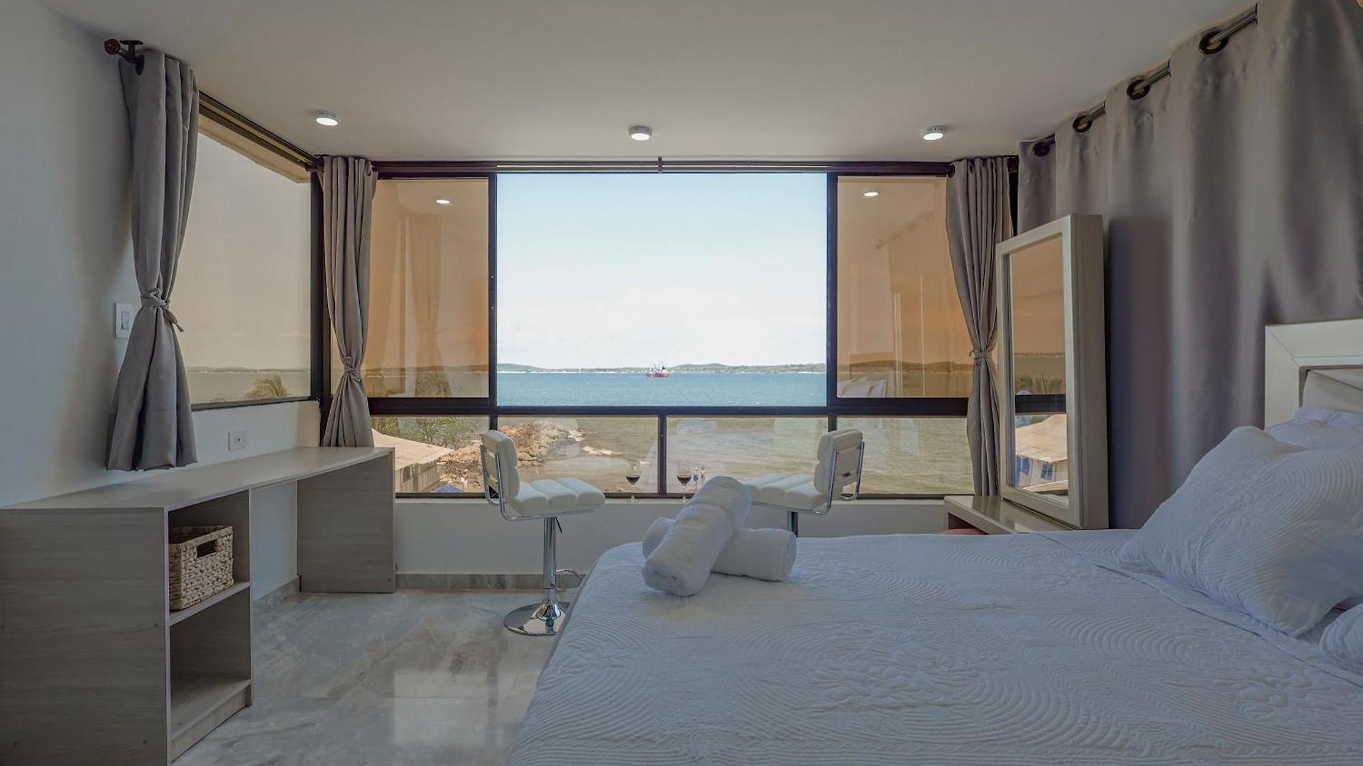 Apartamento Lujoso Con Vista Al Mar