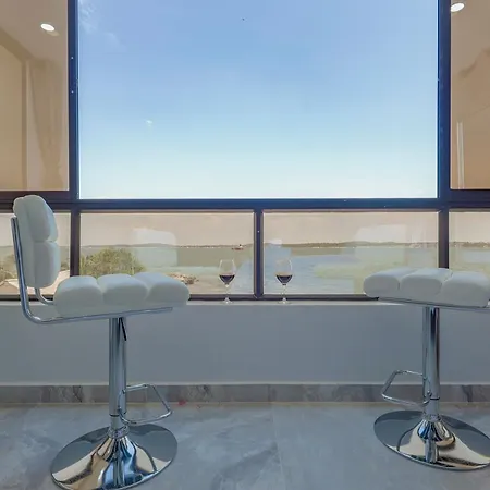 Lujoso Con Vista Al Mar Apartamento